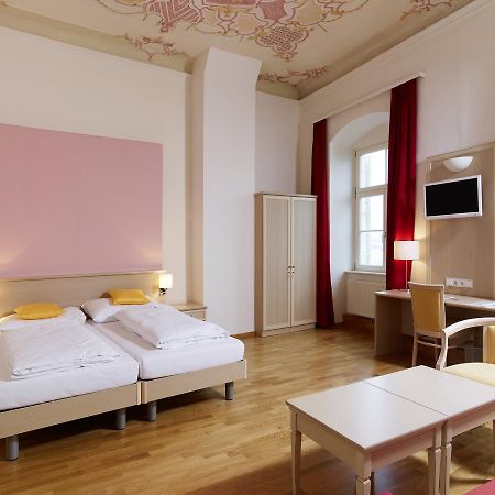 Hotel CMA Stift Ossiach Exterior foto