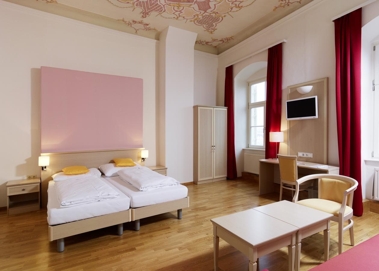 Hotel CMA Stift Ossiach Exterior foto